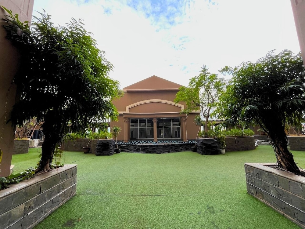 Grand Dafam Ancol Jakarta 70/74
