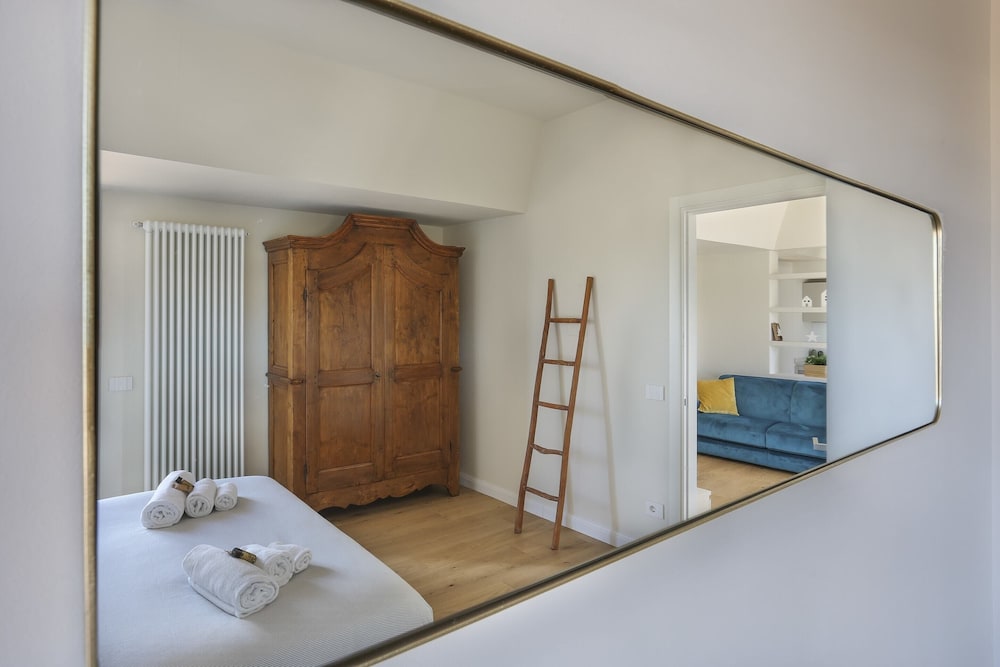 Penthouse With big Terrace in Oltrarno-hosted by Sweetstay 10/25