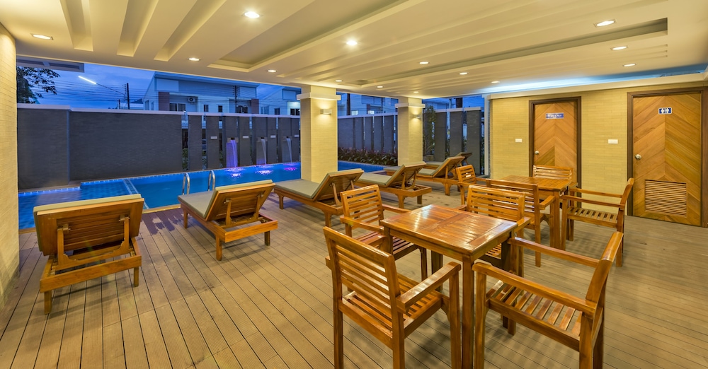 Ratana Apart-Hotel at Rassada 58/68