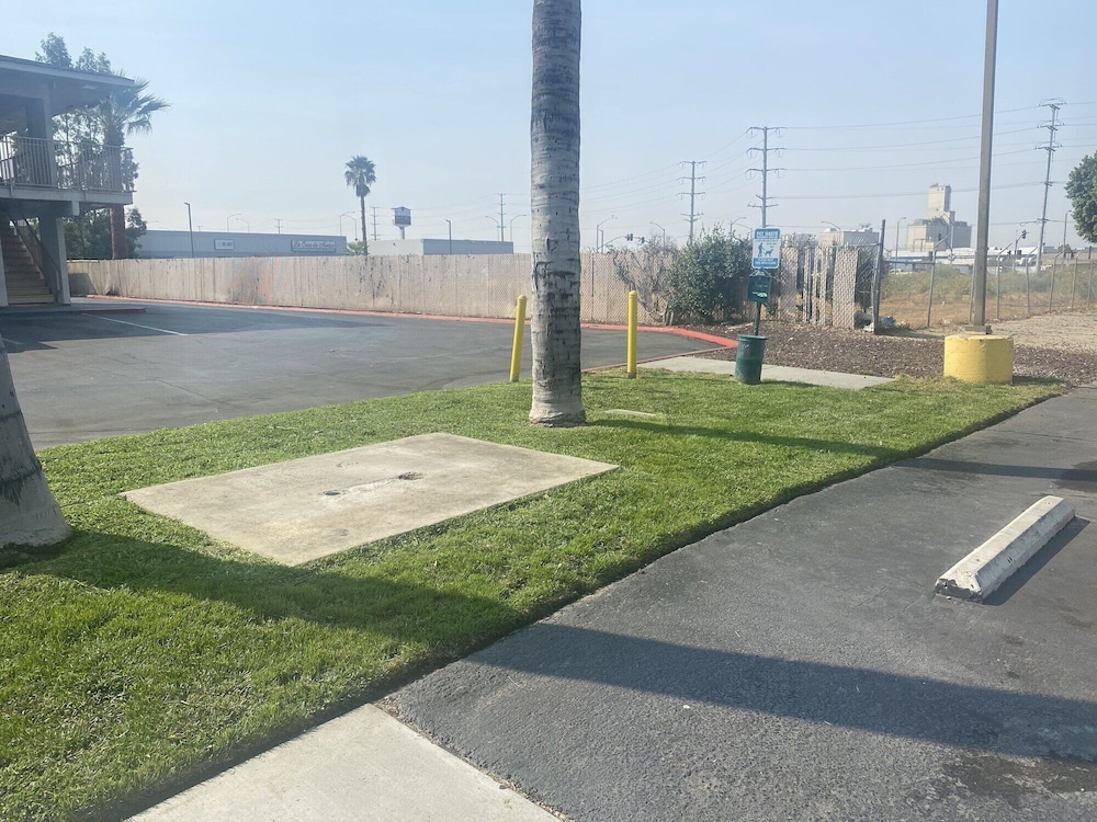 Motel6 San Bernardino, CA - South 23/29
