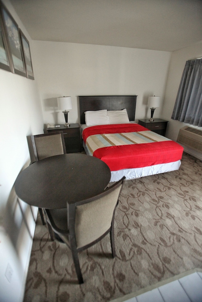 Best Budget Inn and Suites Kamloops 24/46