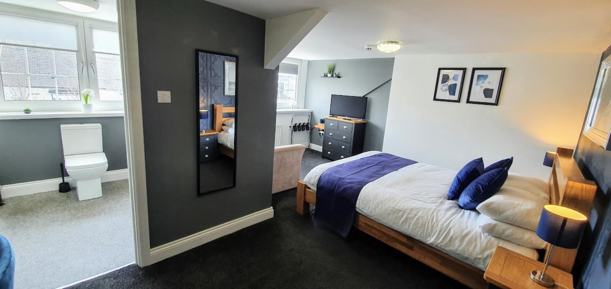 Suite, Street View, Bathtub