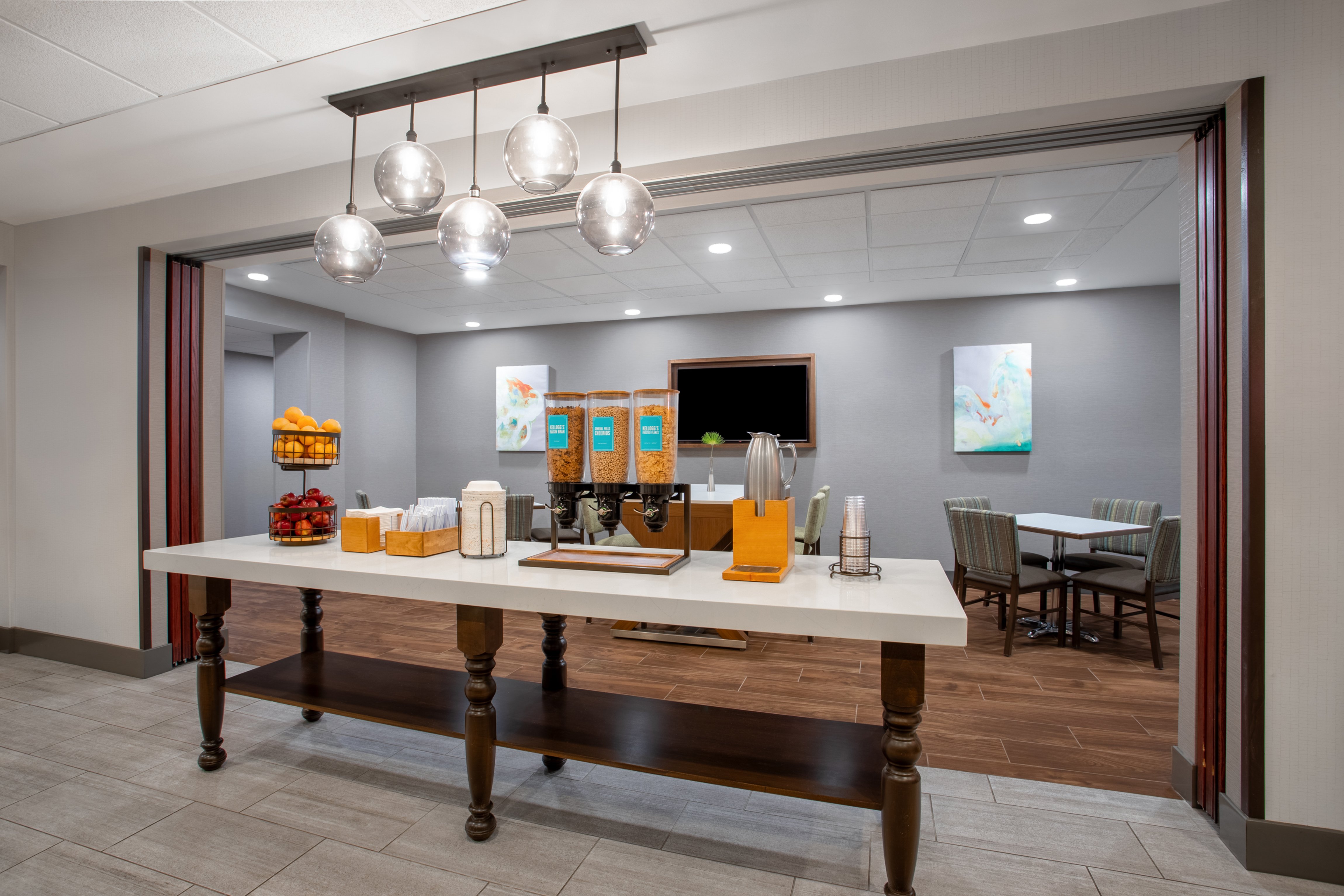 Holiday Inn Express Hotel Suites Clinton 37/50