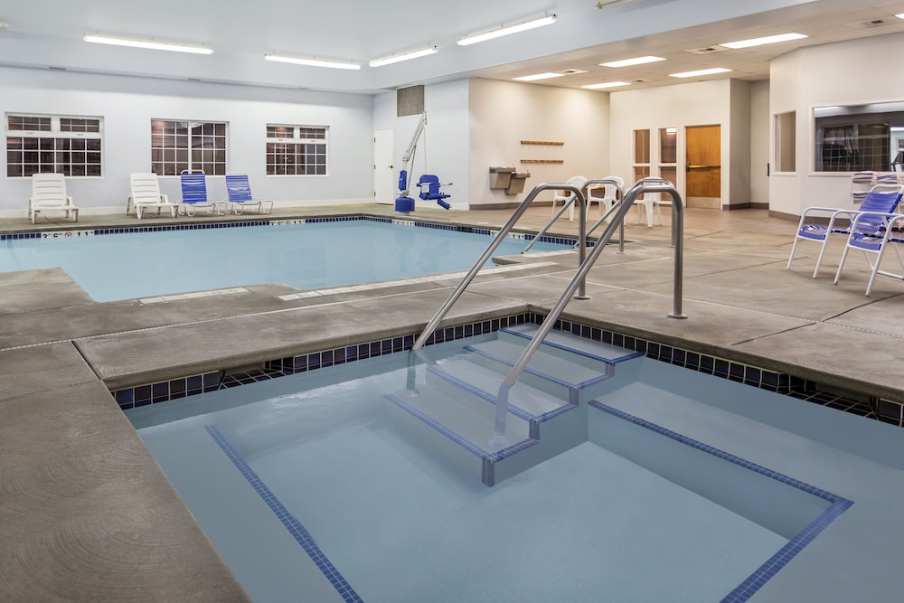 Silverstone Inn And Suites Spokane Valley 18/26