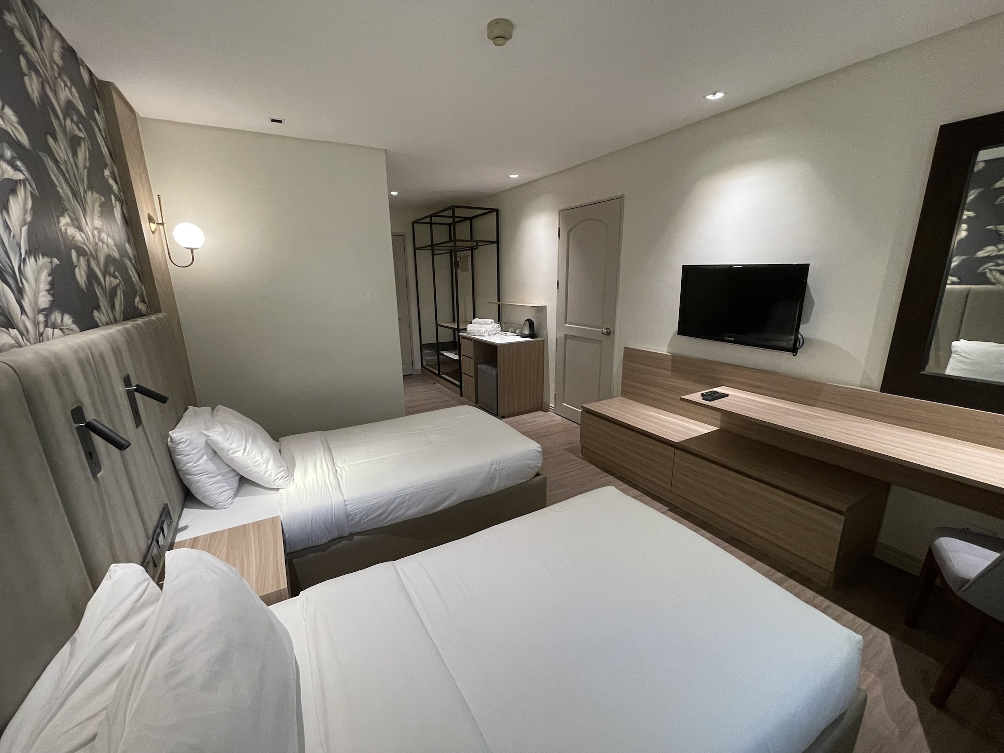 SUPERIOR, TWIN BEDS