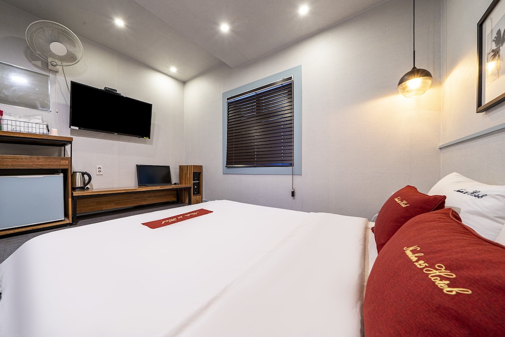 No.25 Hotel 6/75
