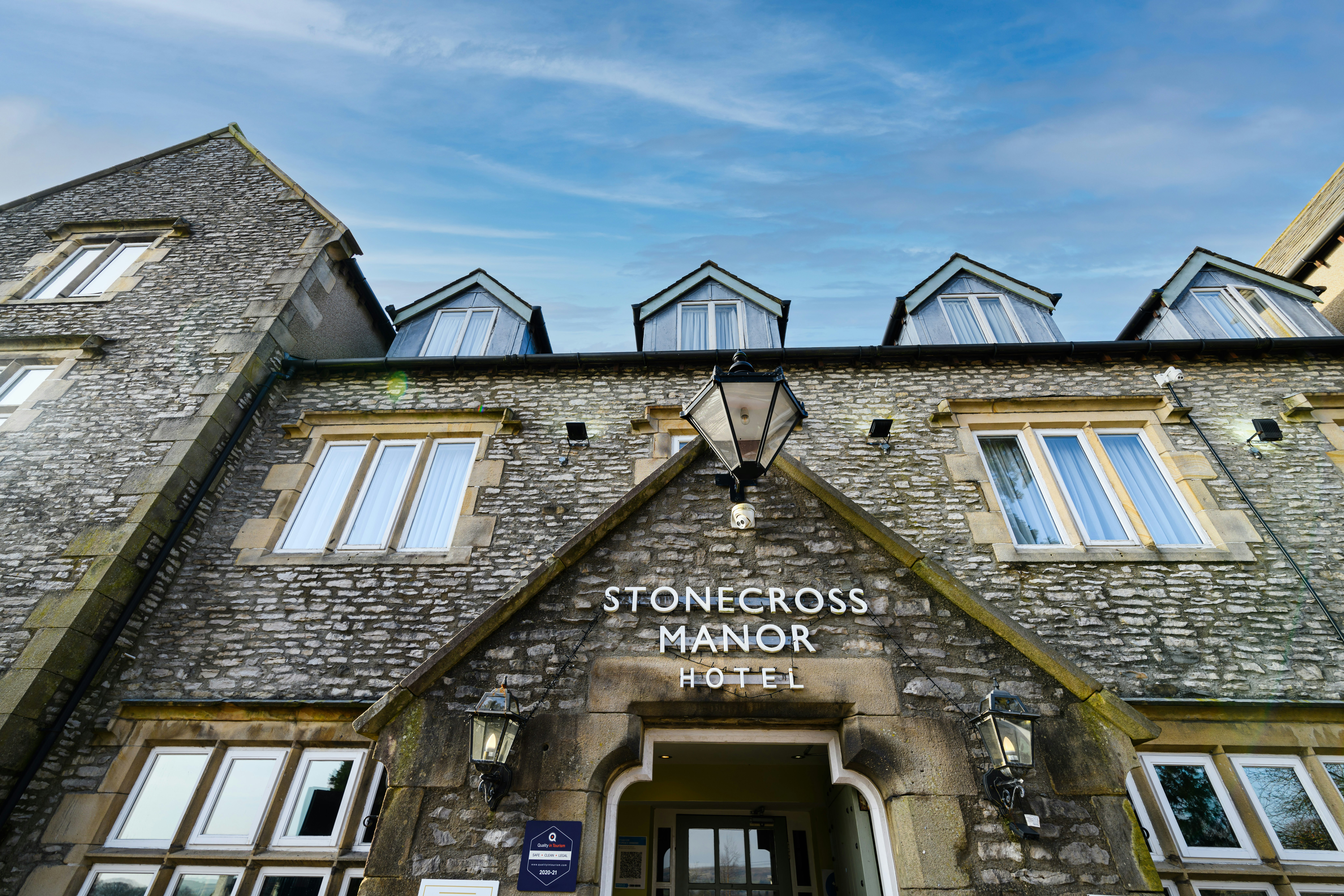 Stonecross Manor Hotel 2/37