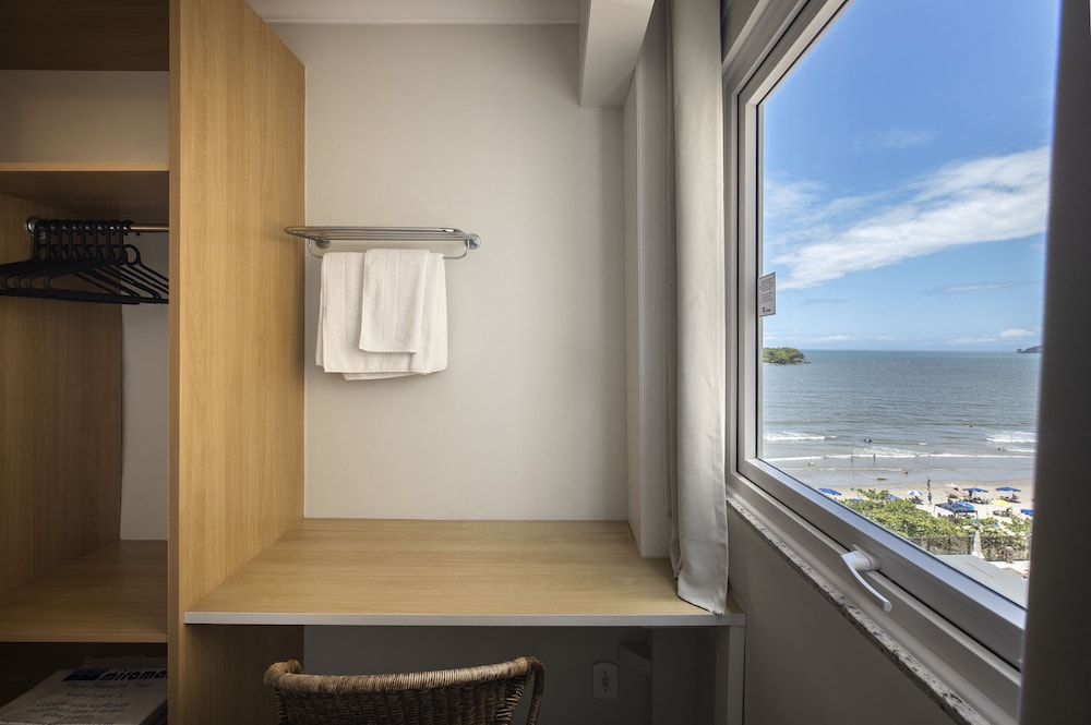 Miramar Hotel 32/70
