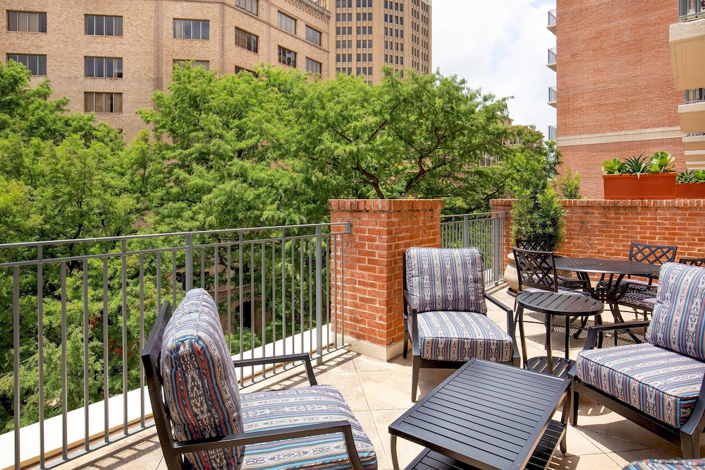 Westin Riverwalk Hotel 45/67