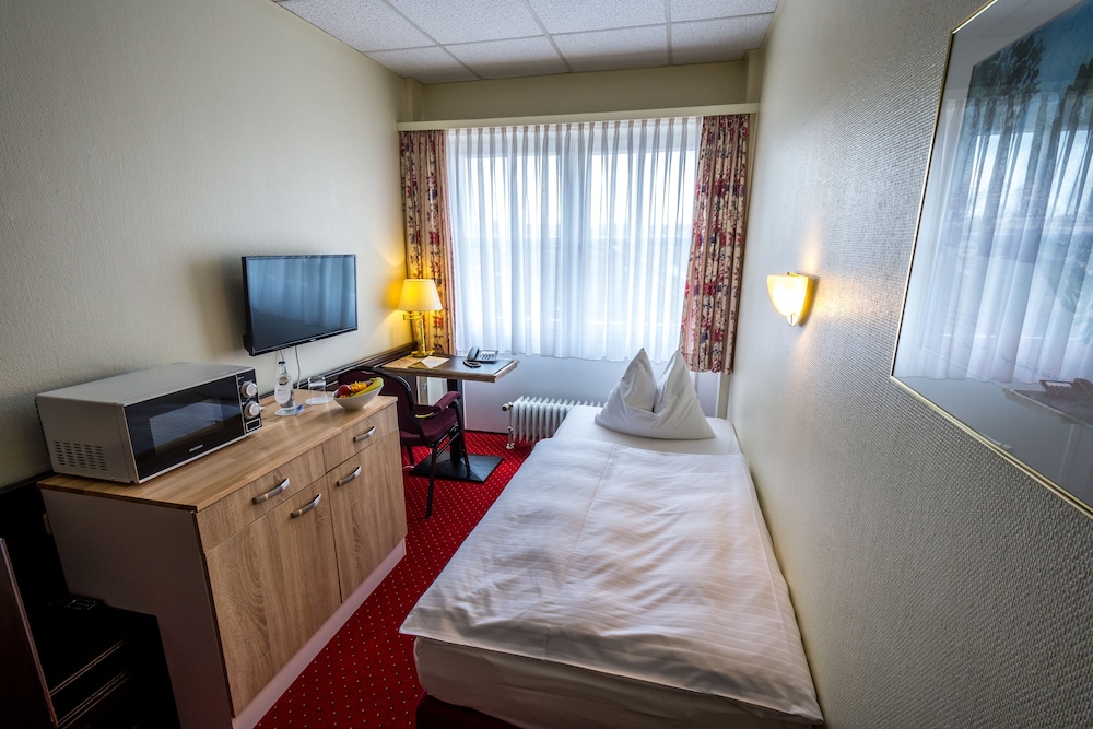 Sachsenwald Hotel Reinbek 36/48
