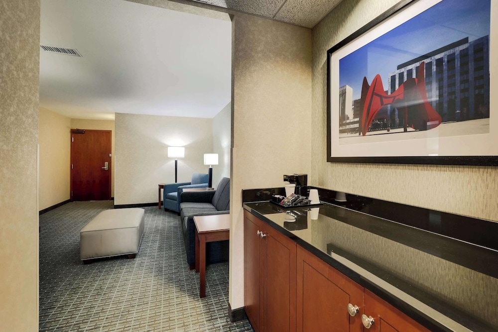 Drury Inn And Suites Grand Rapids 77/77