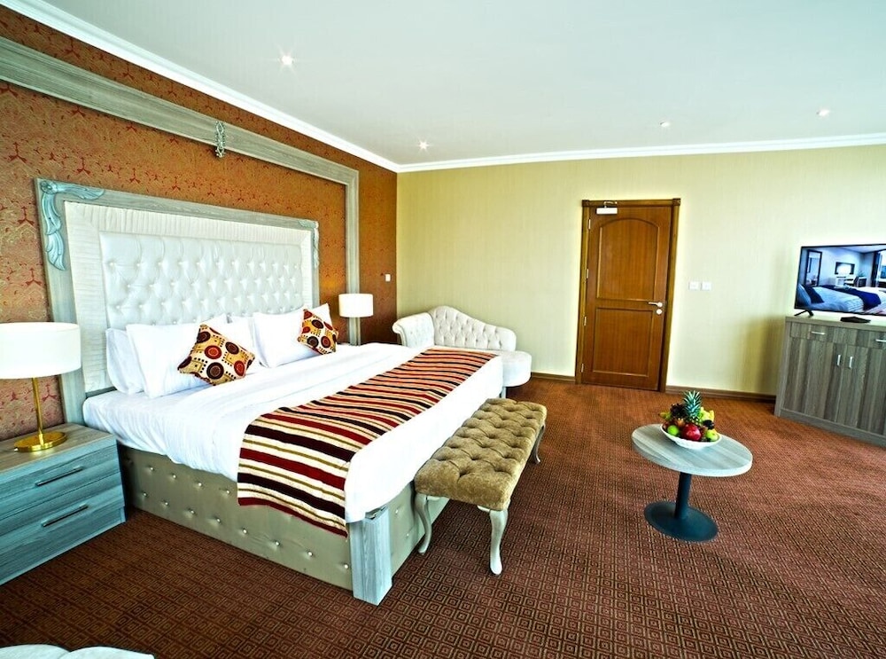 SAPPHIRE PLAZA HOTEL 16/79