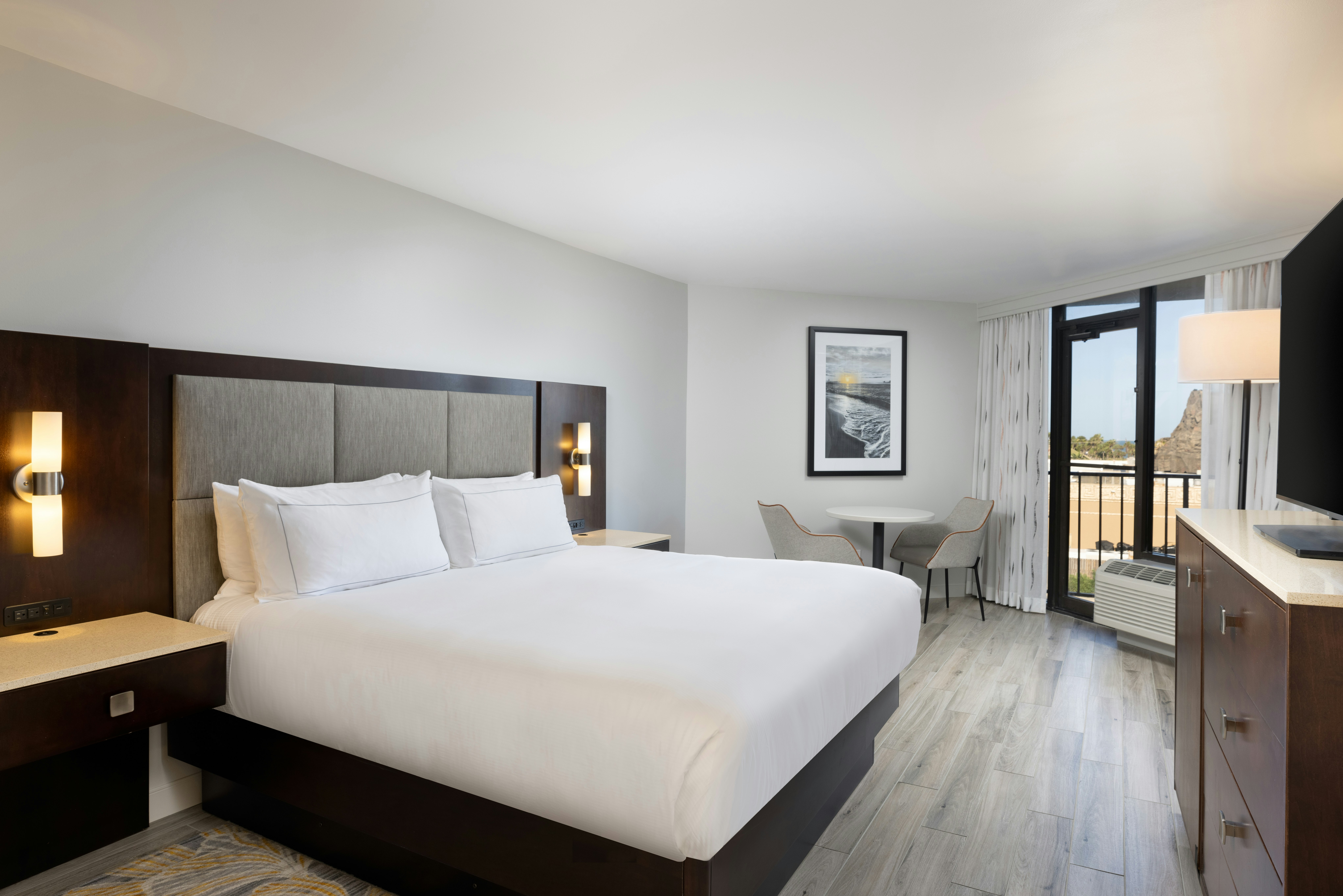 ROOM, KING BED, GULF VIEW, BALCONY