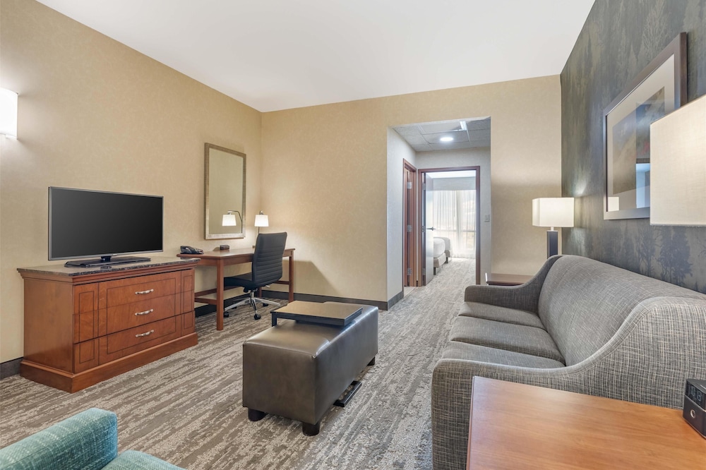 Drury Inn and Suites Denver Central Park 43/50