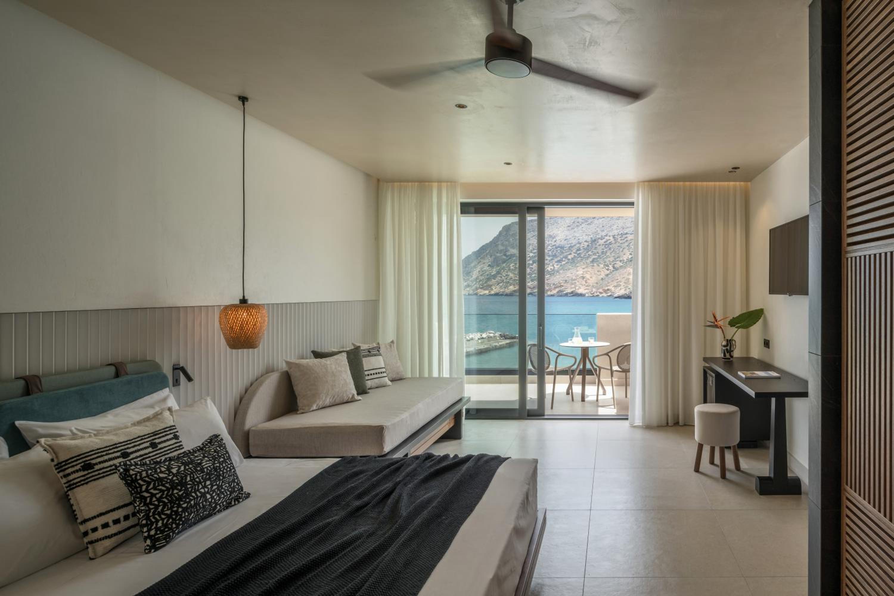 Room, Sea Front