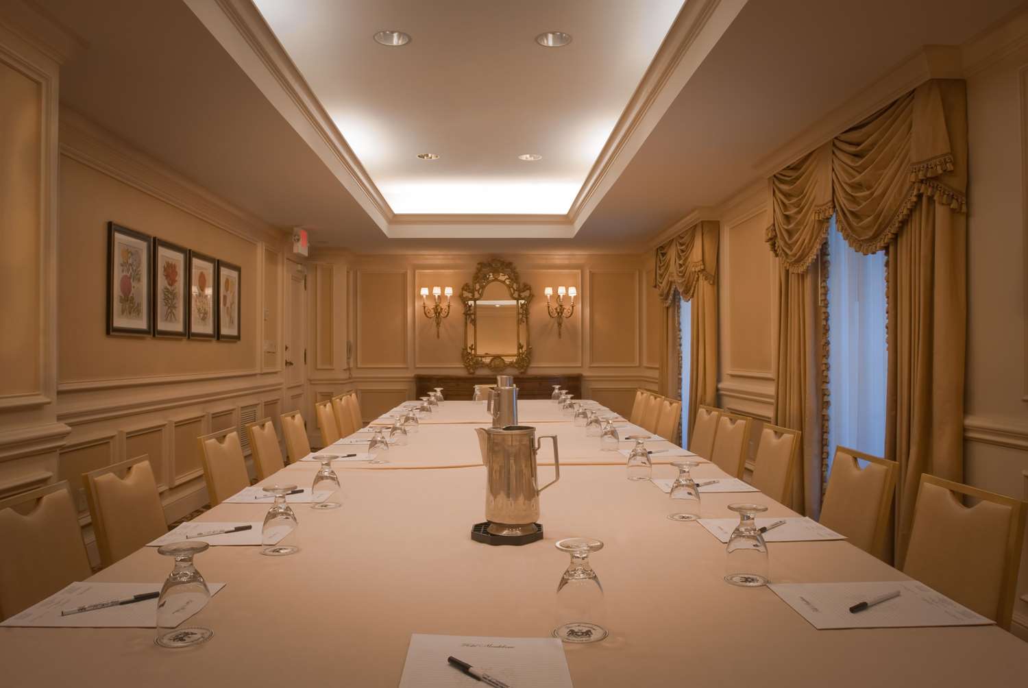 Monteleone Hotel 34/36