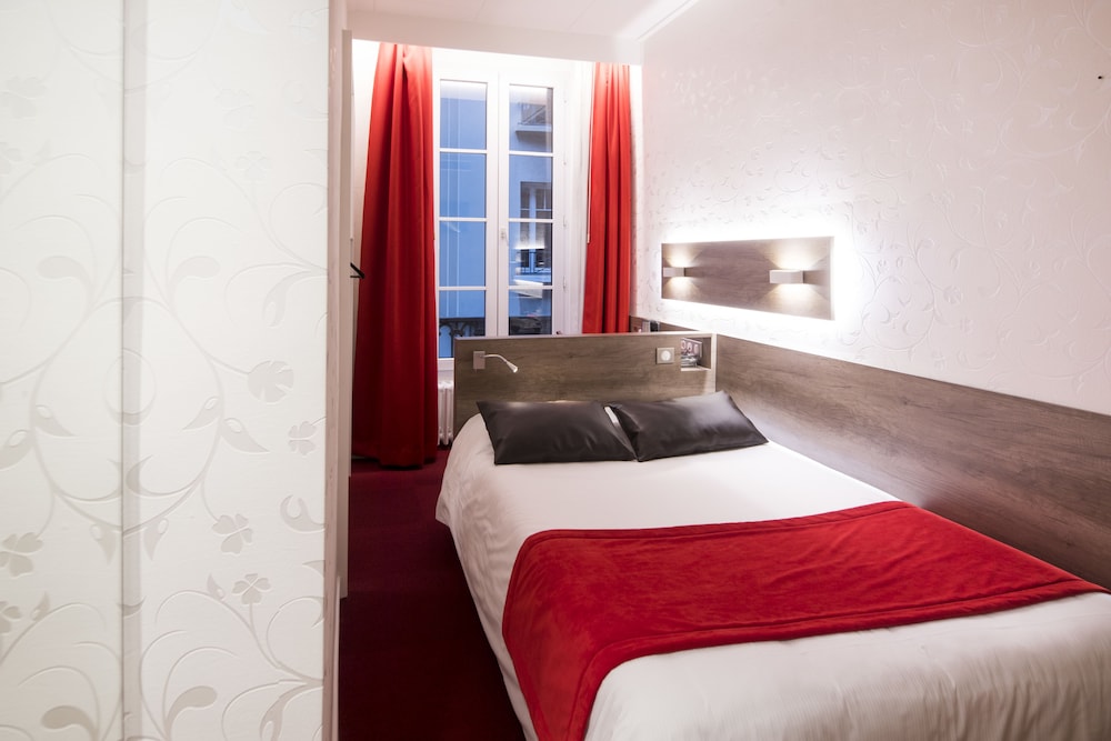 ROOM, SINGLE