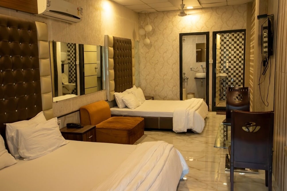 Spring Sky Mughalsarai By ShriGo Hotels 13/33