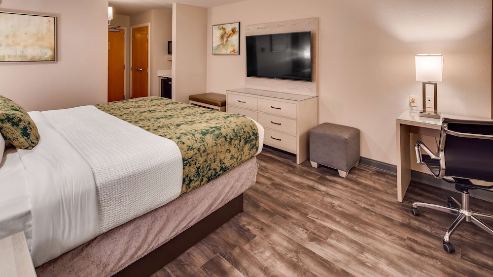 Best Western Premier I-95 Savannah Airport/ Pooler West 12/34