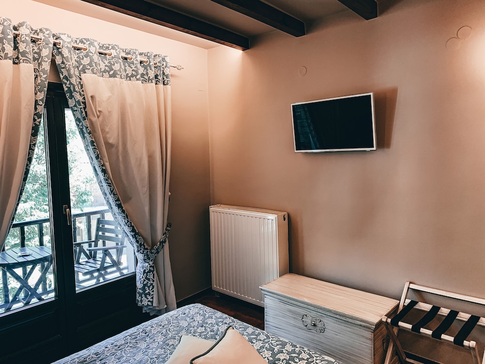 Elena Guesthouse 32/50
