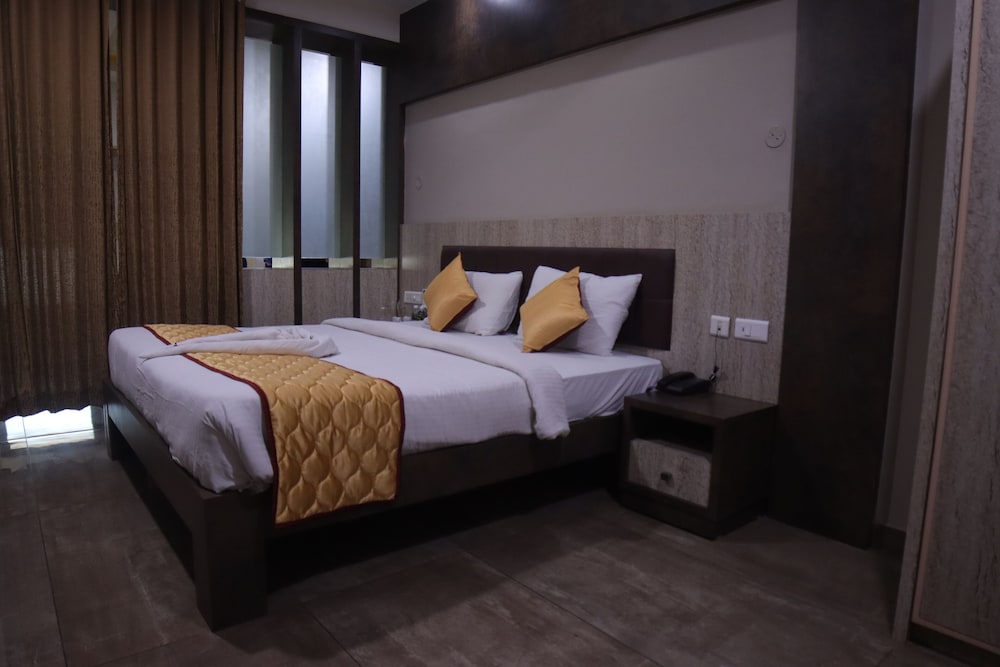 PL A Residency Trichy 18/44