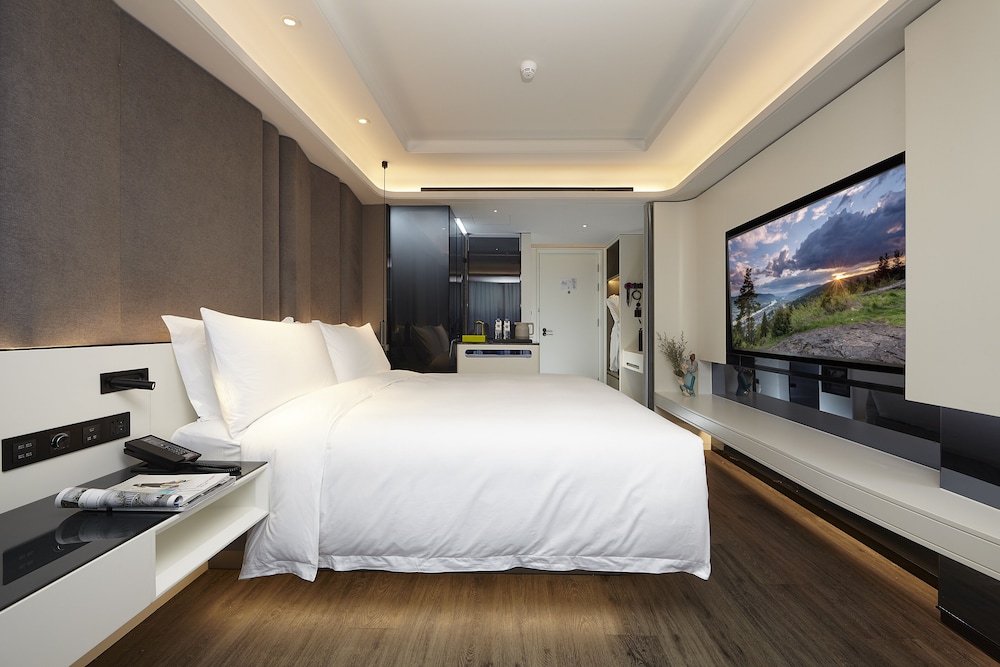 Novotel Yangzhou Slender West Lake 12/60