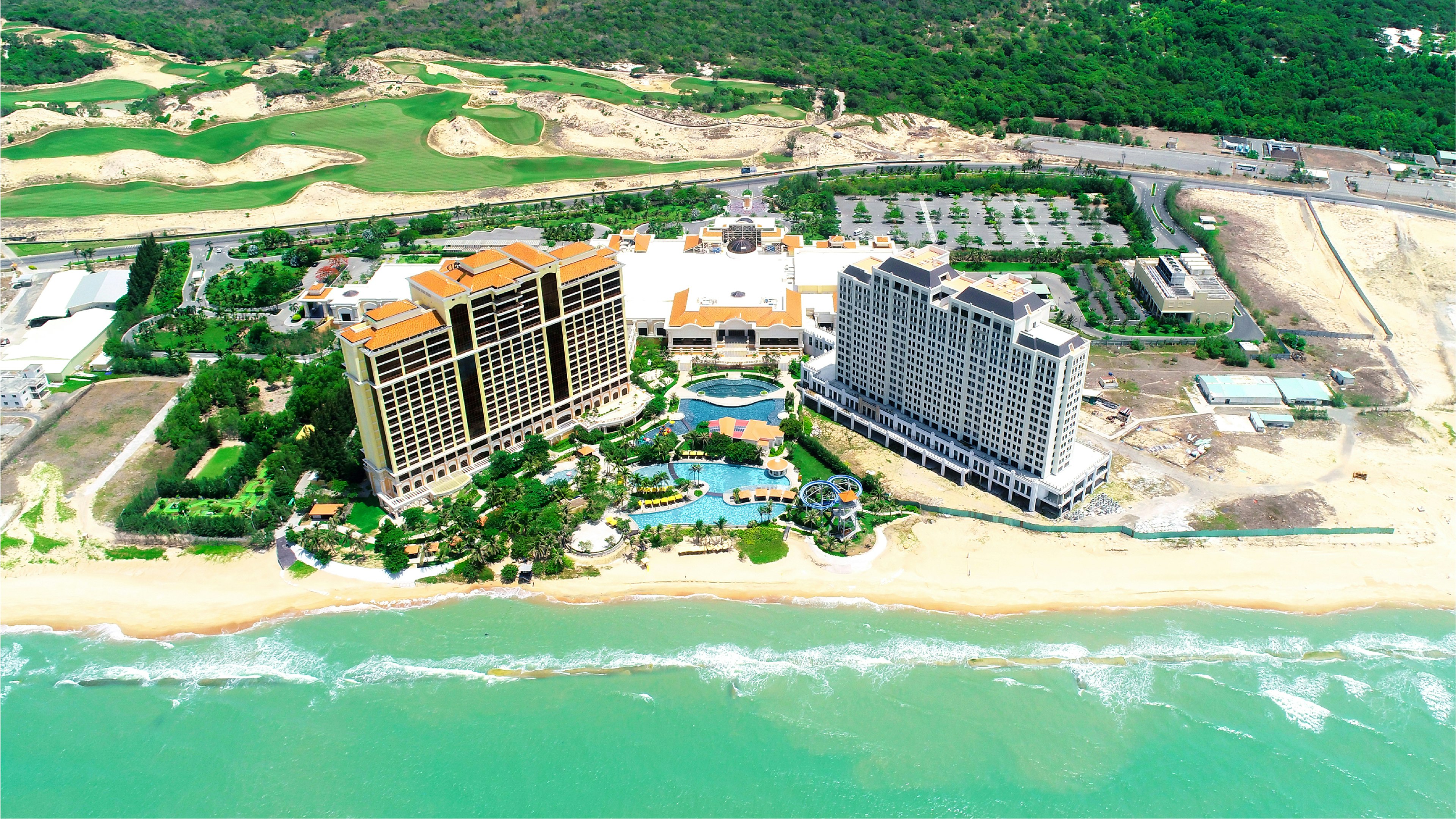 Holiday Inn Resort Ho Tram Beach 4/50