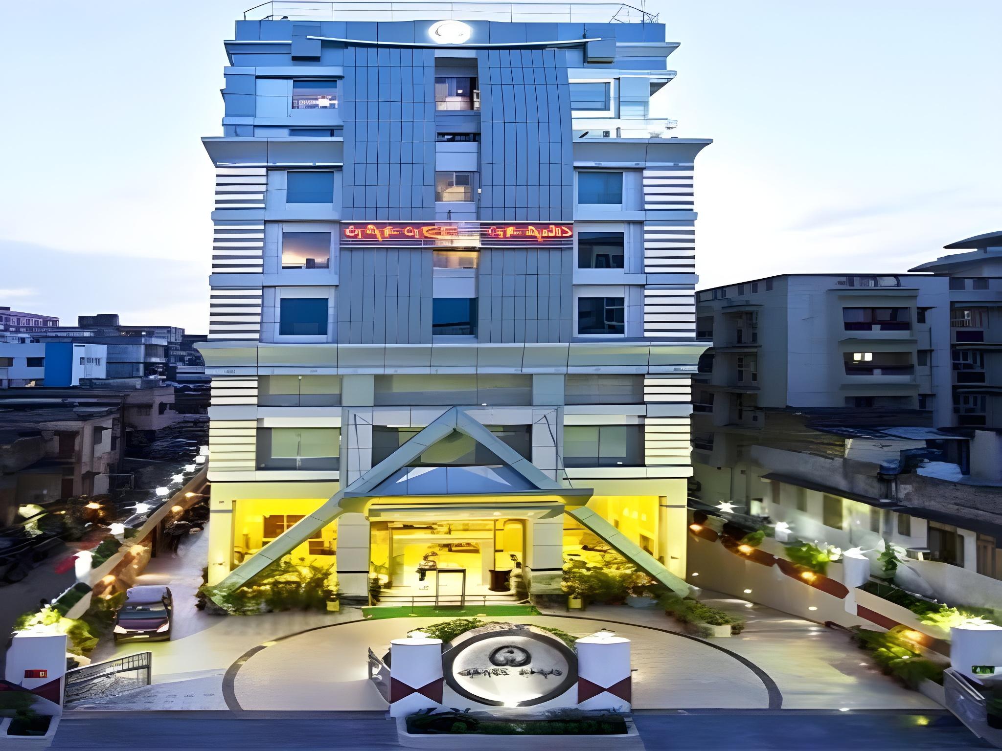 Hotel Gargee Grand 24/25