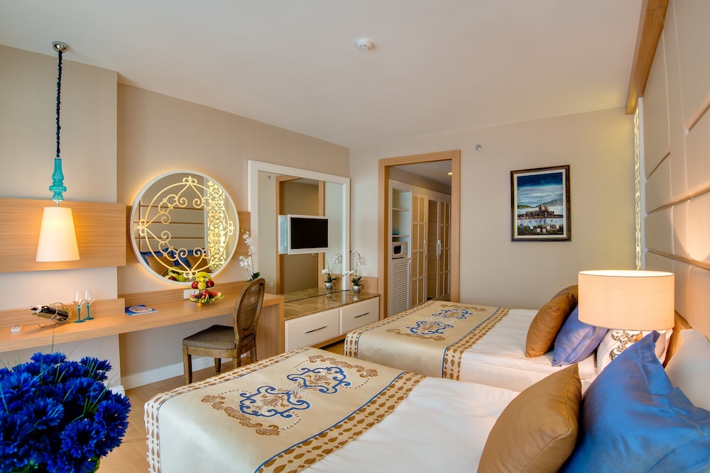 Quattro Beach Spa &amp; Resort - All Inclusive 11/31