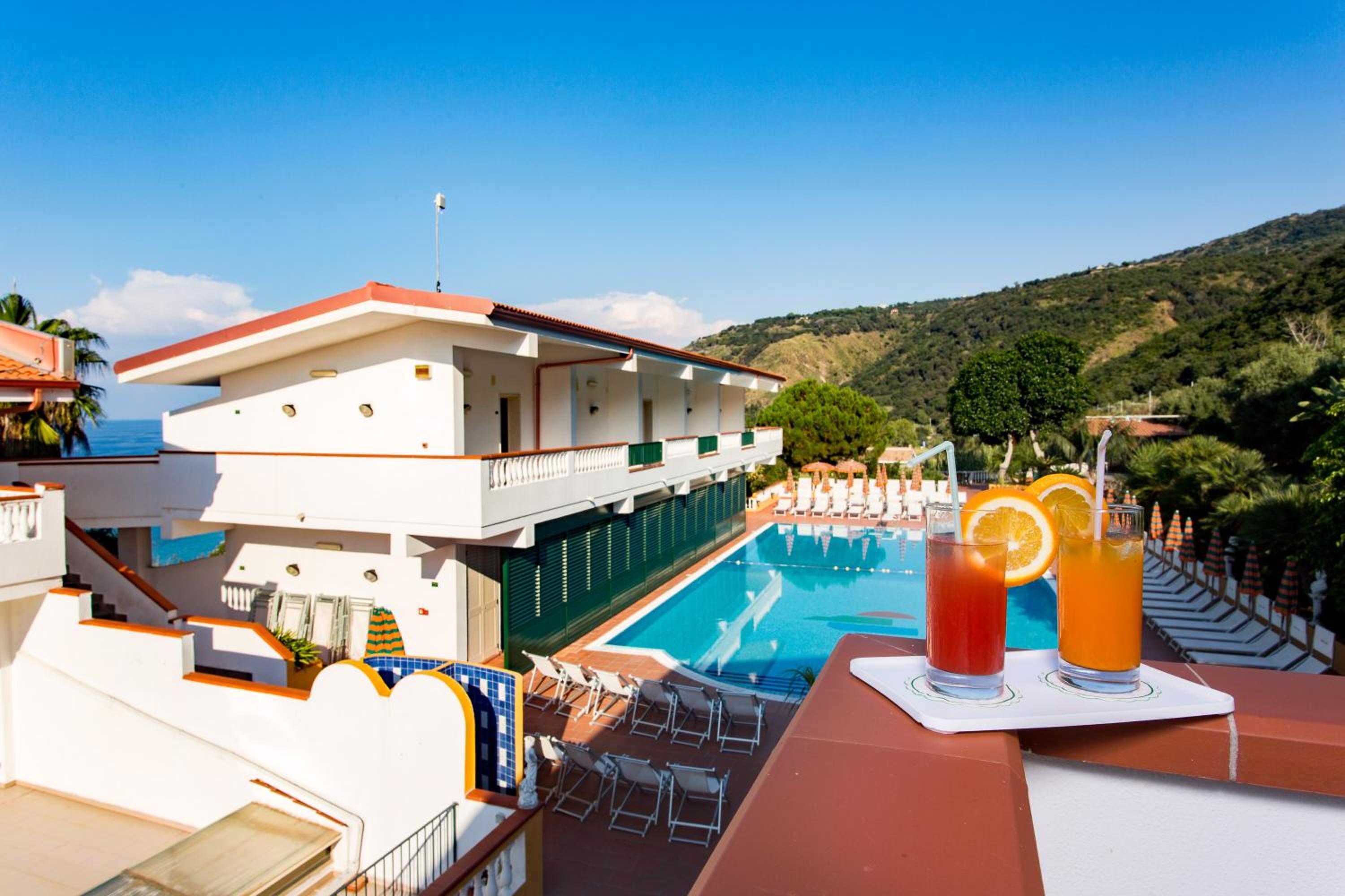 Hotel Santa Lucia 6/50