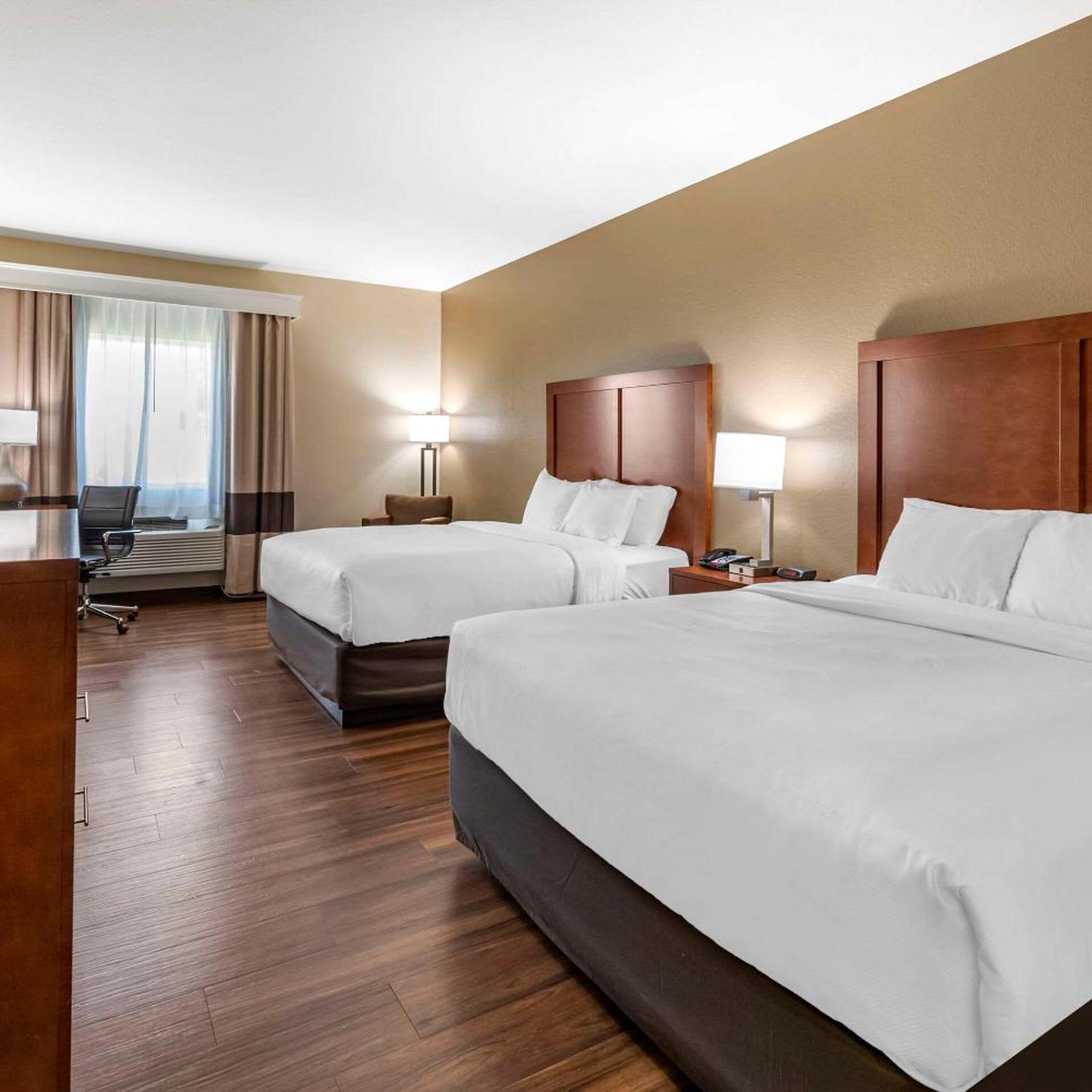 Superior, Suite, 2 Queen Beds