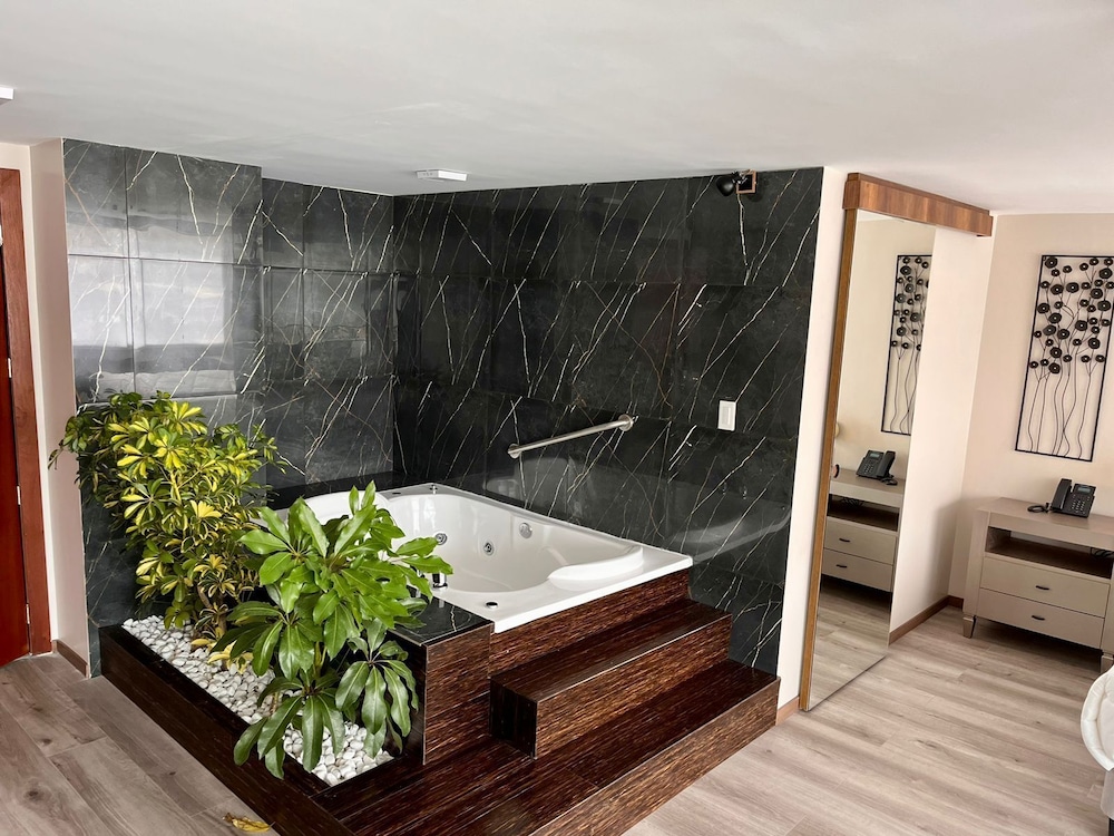 Hotel Ambato 3/40