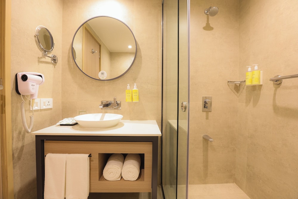 Lemon Tree Hotel Chinchwad Pune 51/56