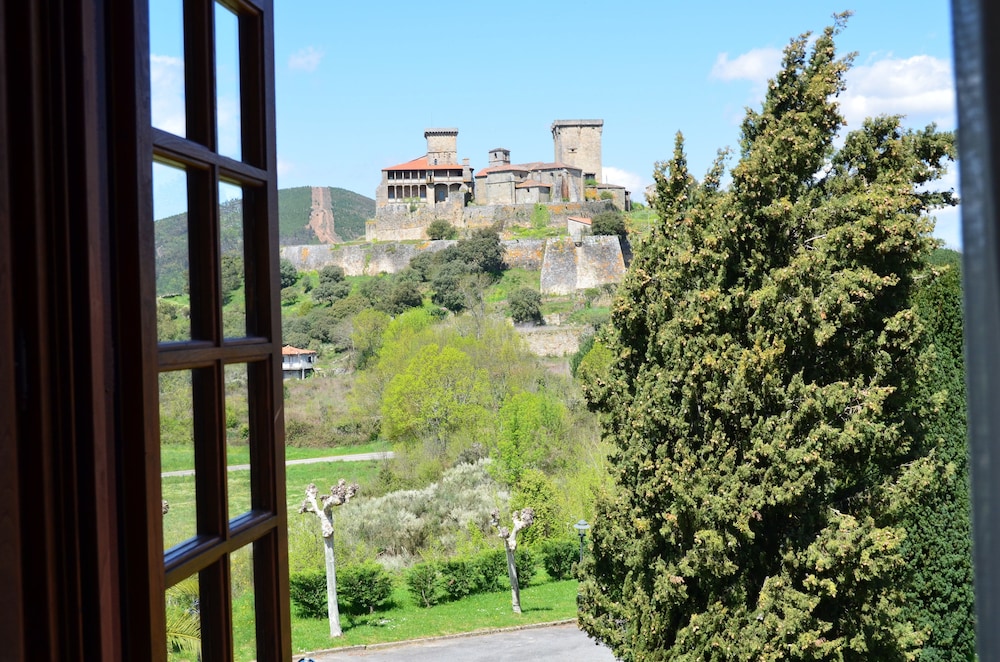 Parador Castillo De Monterrei 28/35