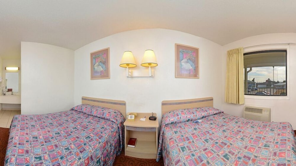 Americas Best Value Inn Lincoln 11/34