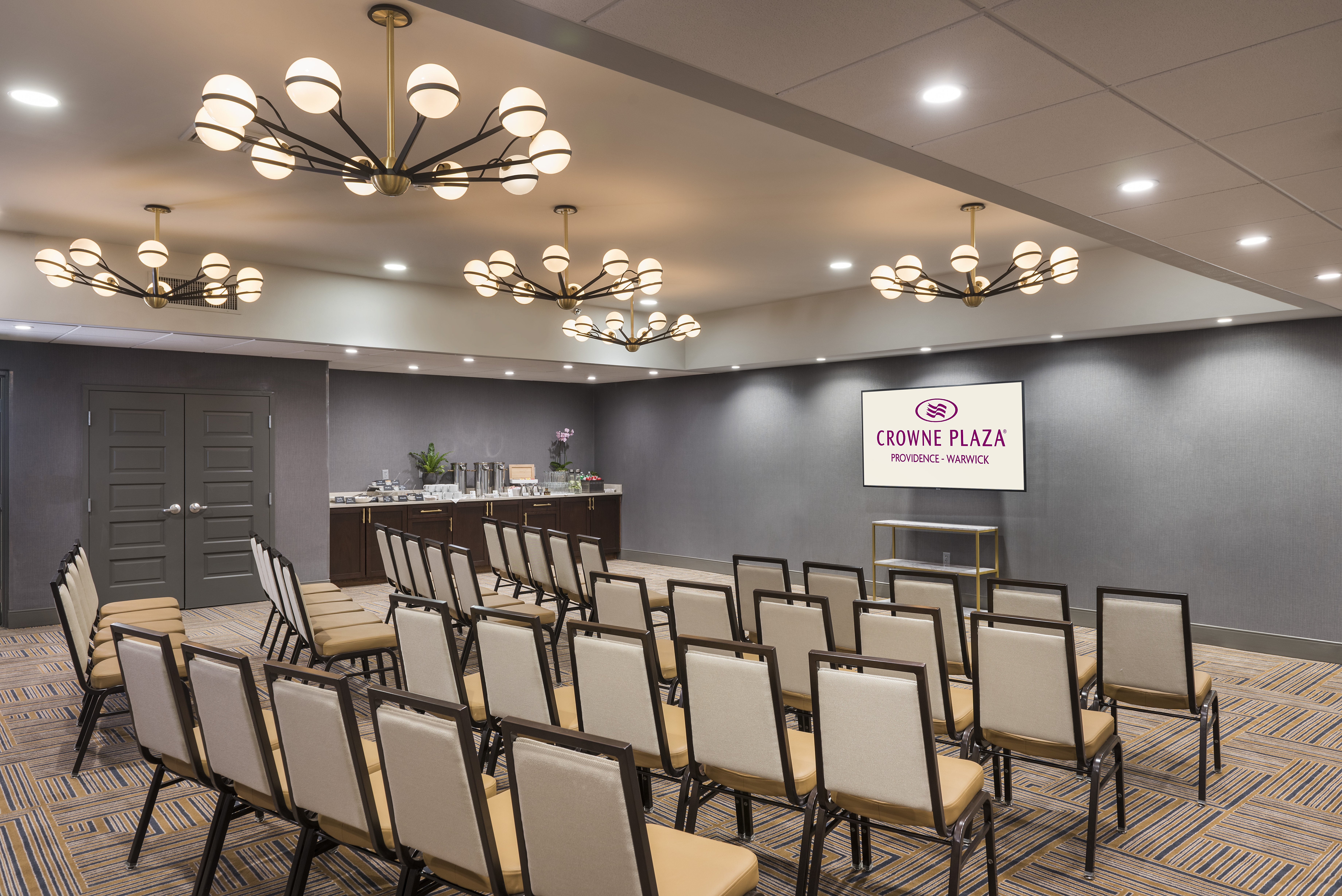 Crowne Plaza Hotel Providence Warwick 70/78