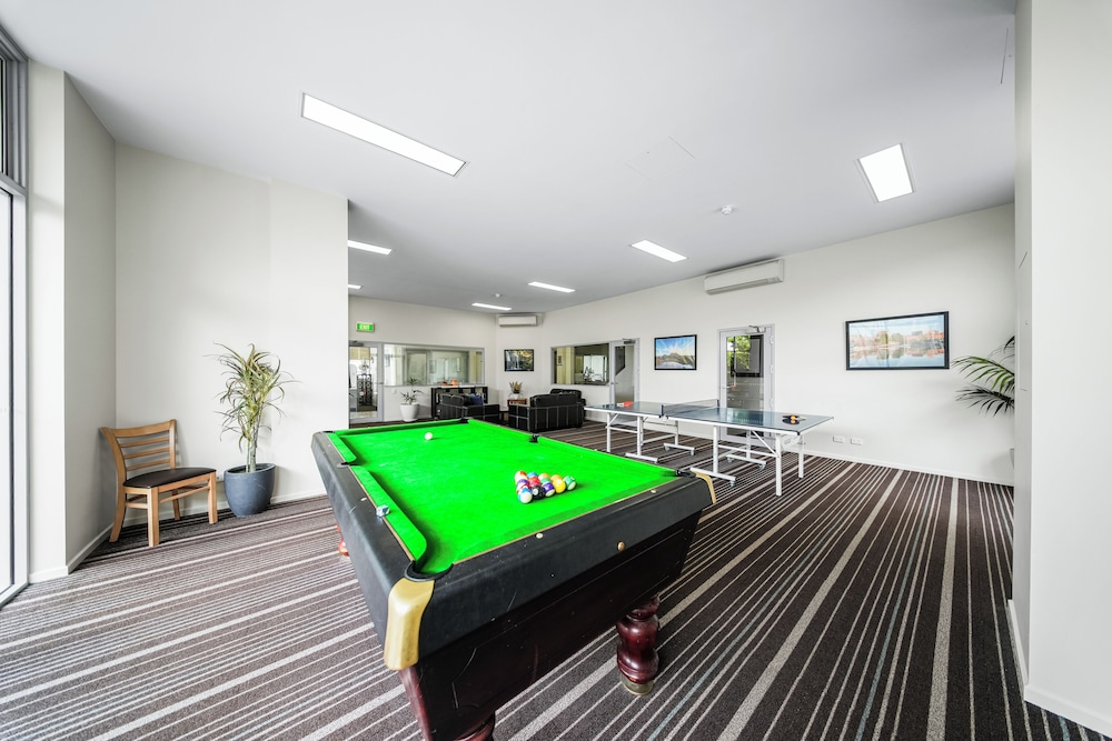 BAY VIEW VILLAS 33/64