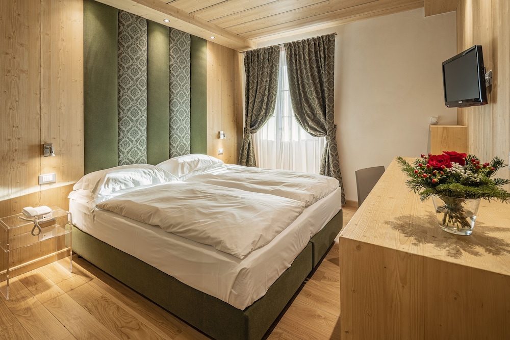 PARC HOTEL VICTORIA CORTINA 41/58