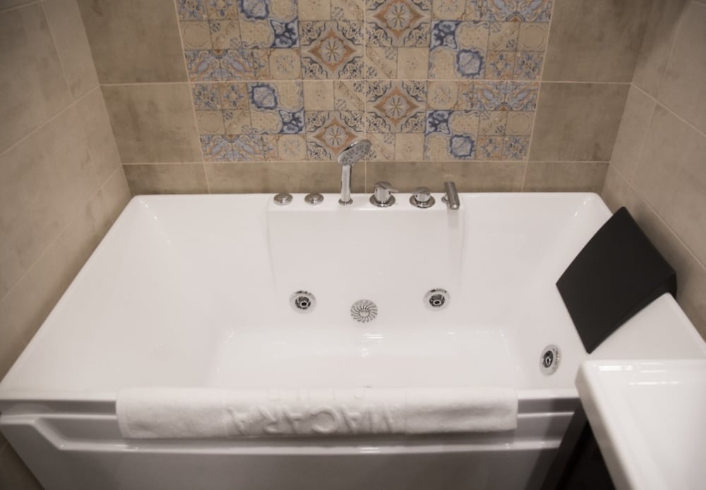 Macara Sheki City Hotel 29/30
