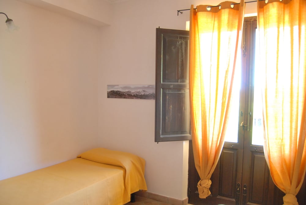 Casale Delle Rose 24/70