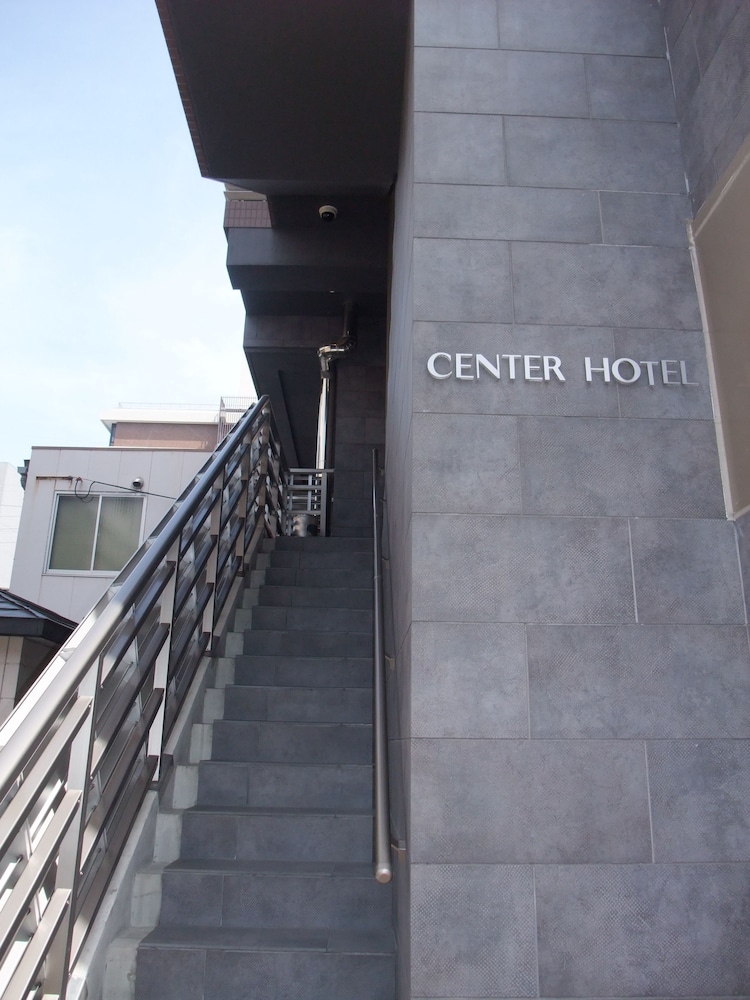 Center Hotel Toyota 55/57