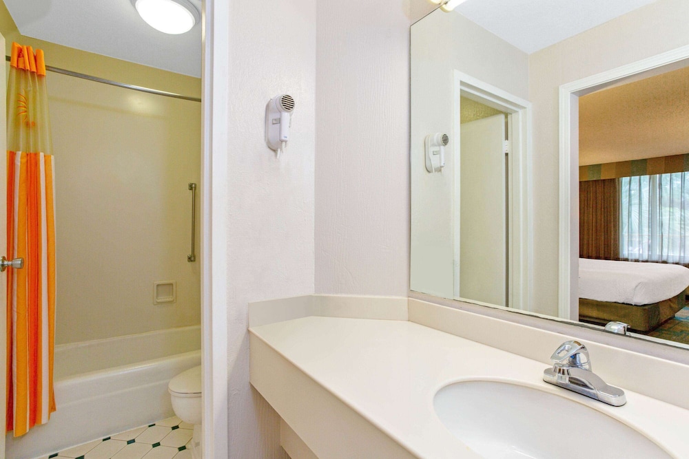 Quality Inn Slidell I-10 18/46