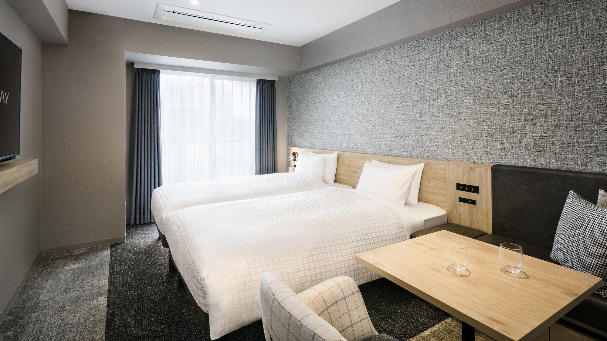 Hollywood, Superior, Twin Beds