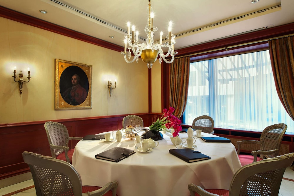 STEIGENBERGER FRANKFURTER HOF 66/81