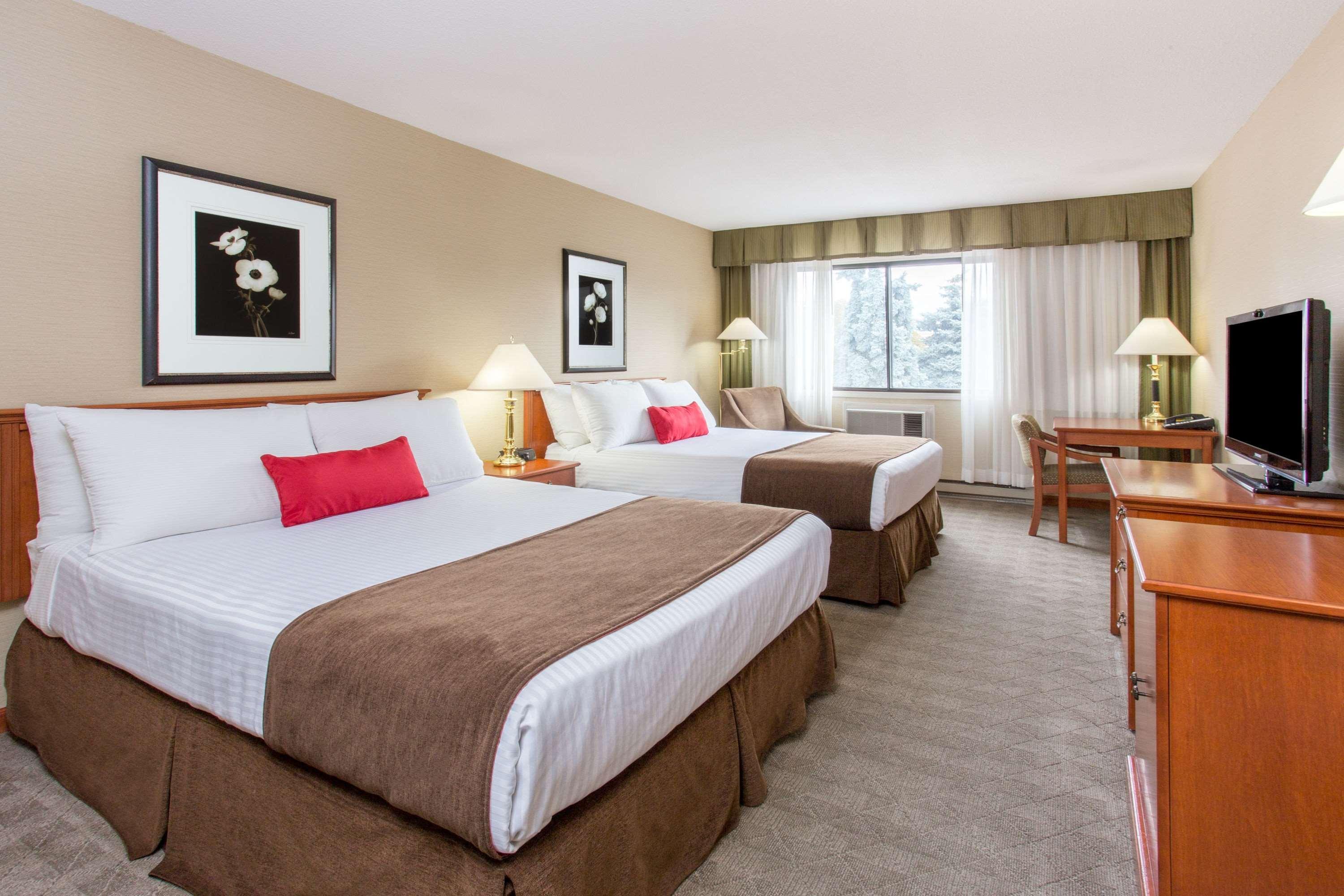 جناح بزنس بسريرين كوين، Ramada by Wyndham Kelowna Hotel & Conference Center 3/3