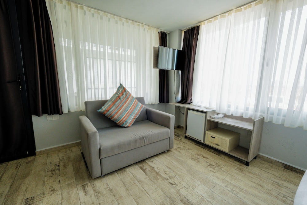 Yalikoy Deniz Otel 25/50