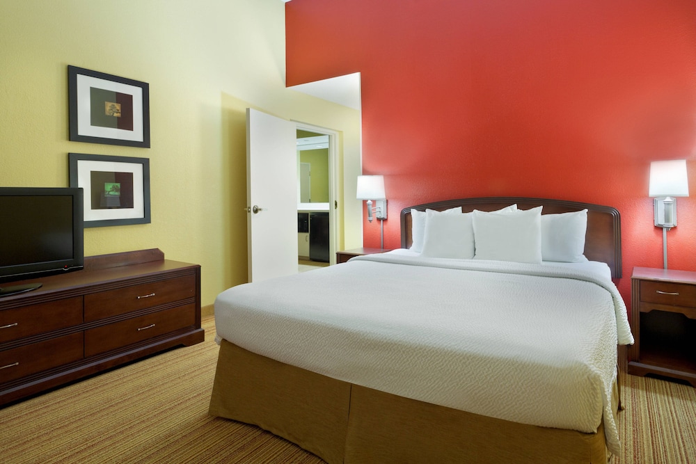 Courtyard Chesapeake Greenbrier 9/42