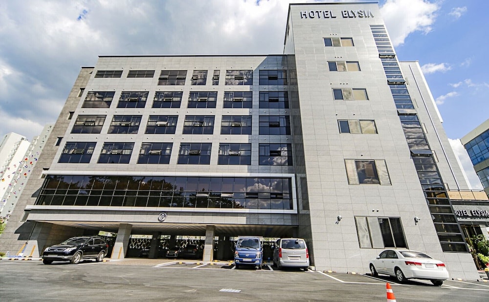 ELYSIA HOTEL 21/25