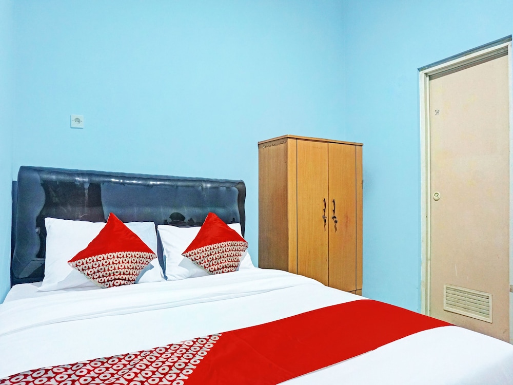 Super OYO 91535 J&b Rooms Tomang 17/35