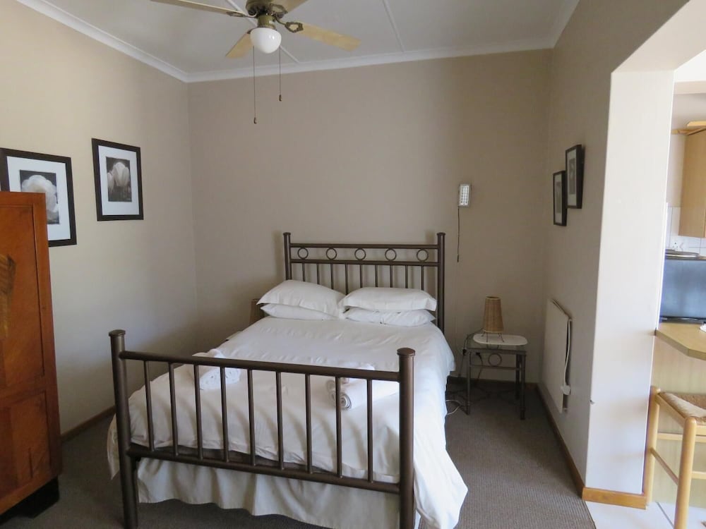 Sandy's Place 5/45